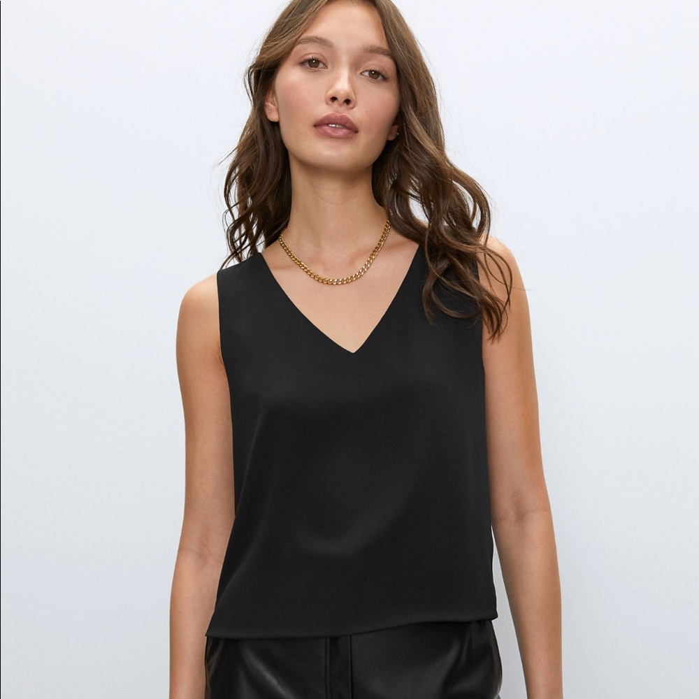 Aritzia (Babaton) Crop Blouse Size L